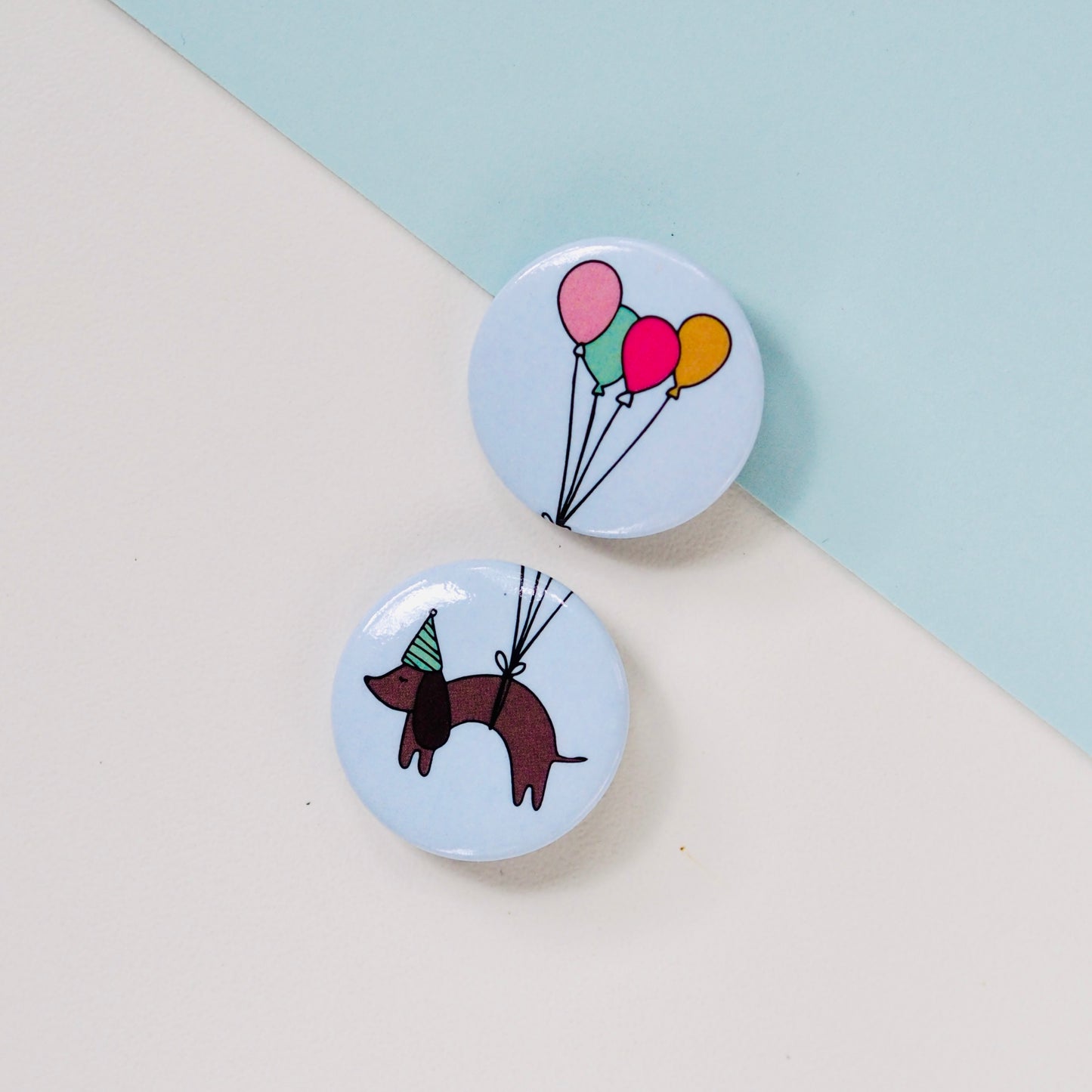 Szülinapi tacskós kitűző szett