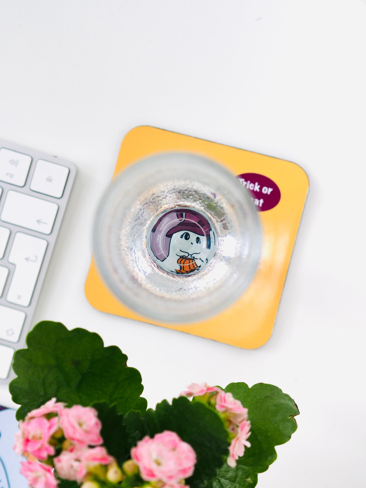 Szellemes poháralátét (I.)