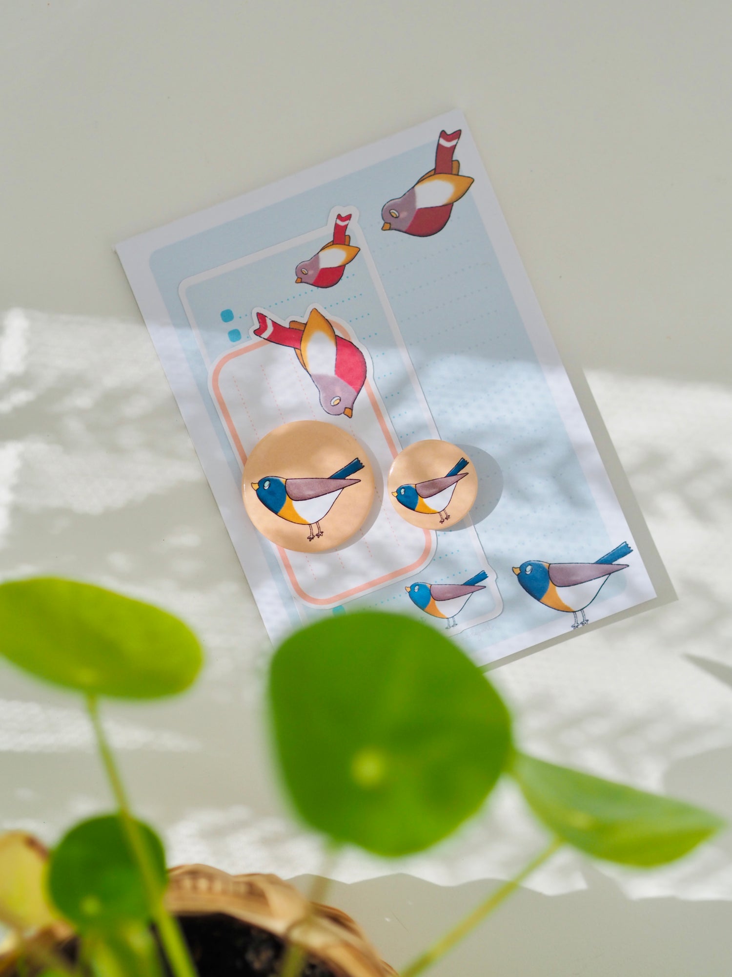 Kitűzők, hűtőmágnesek