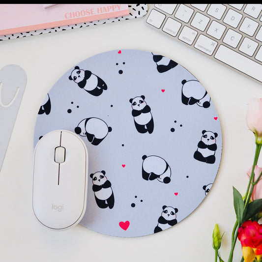 Kerek jógázó pandák egérpad