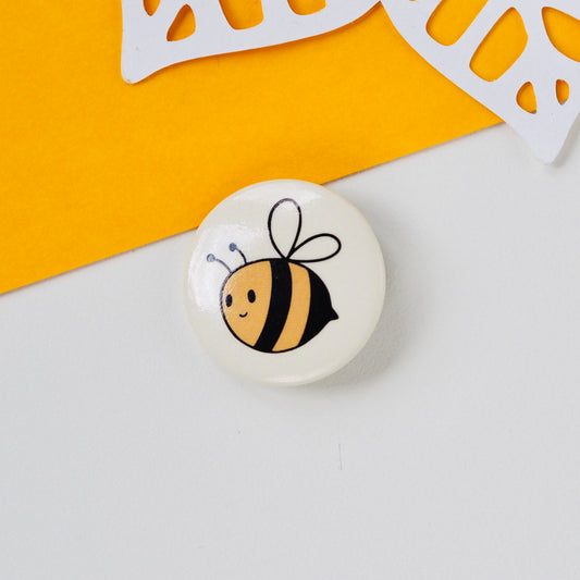 Méhecskés kitűző